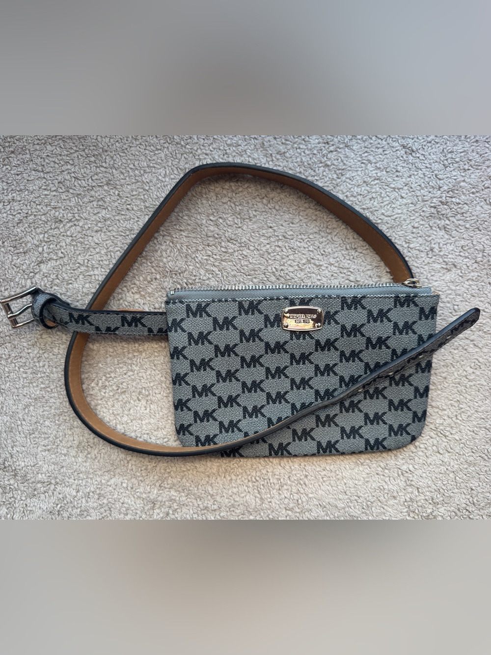 Michael Kors MK Monogram Belt Bag Waist Bag Fanny Pack Wristlet